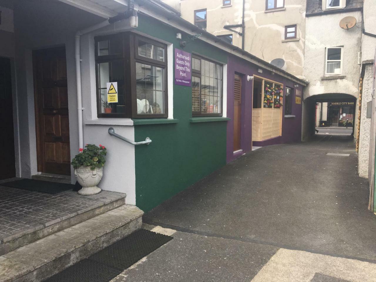 Dalys Accommodation キルケニー エクステリア 写真