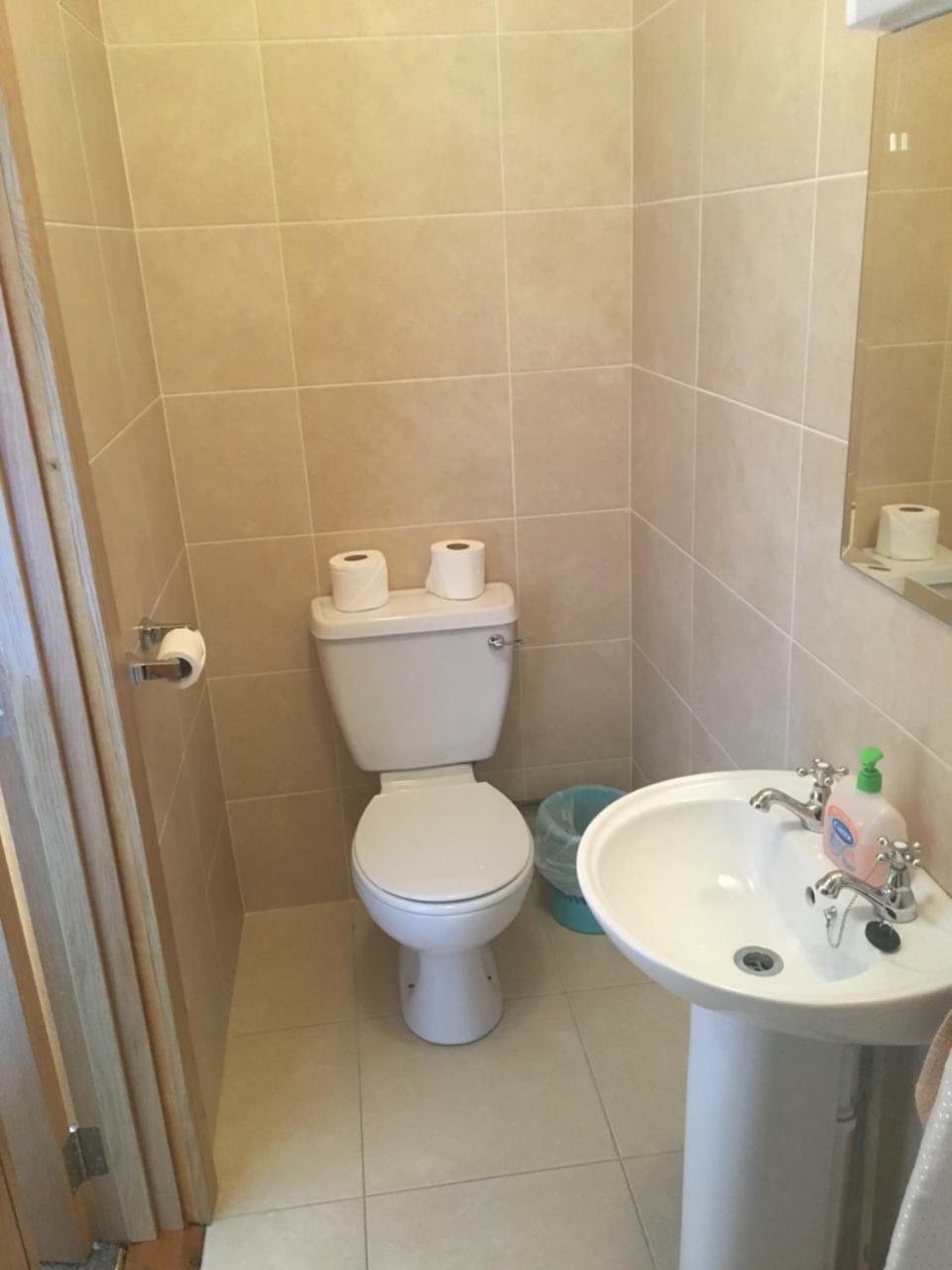 Dalys Accommodation キルケニー エクステリア 写真